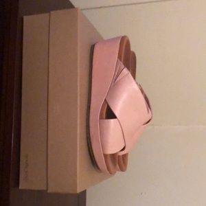 Gentle Souls  by Kenneth Cole size 7.5 slide on wedge